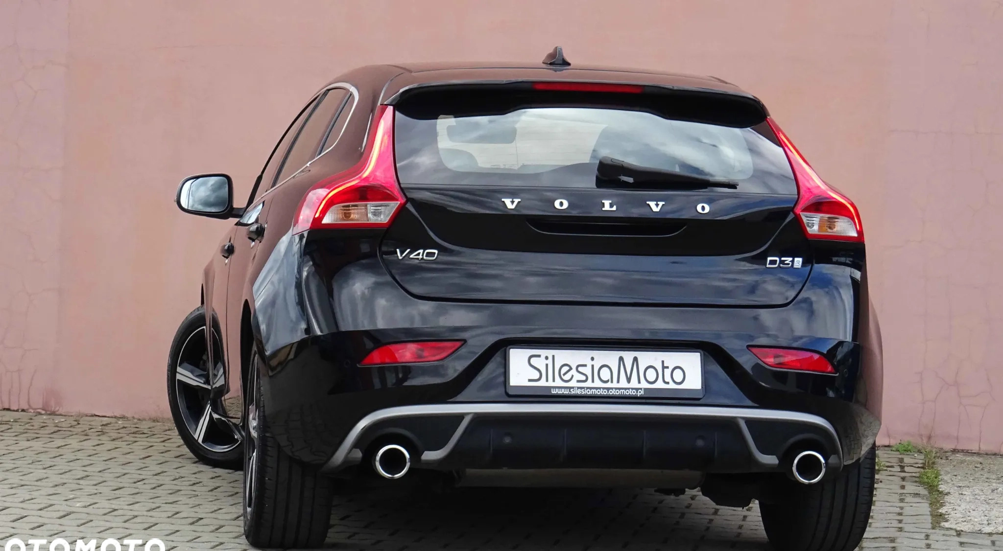 Volvo V40 cena 63900 przebieg: 197717, rok produkcji 2017 z Mikołów małe 79